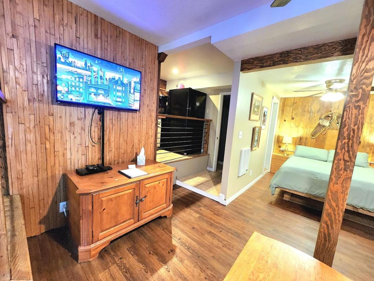 Miners Suite-Centrally Located In Shaver Lake シェイバー・レイク エクステリア 写真