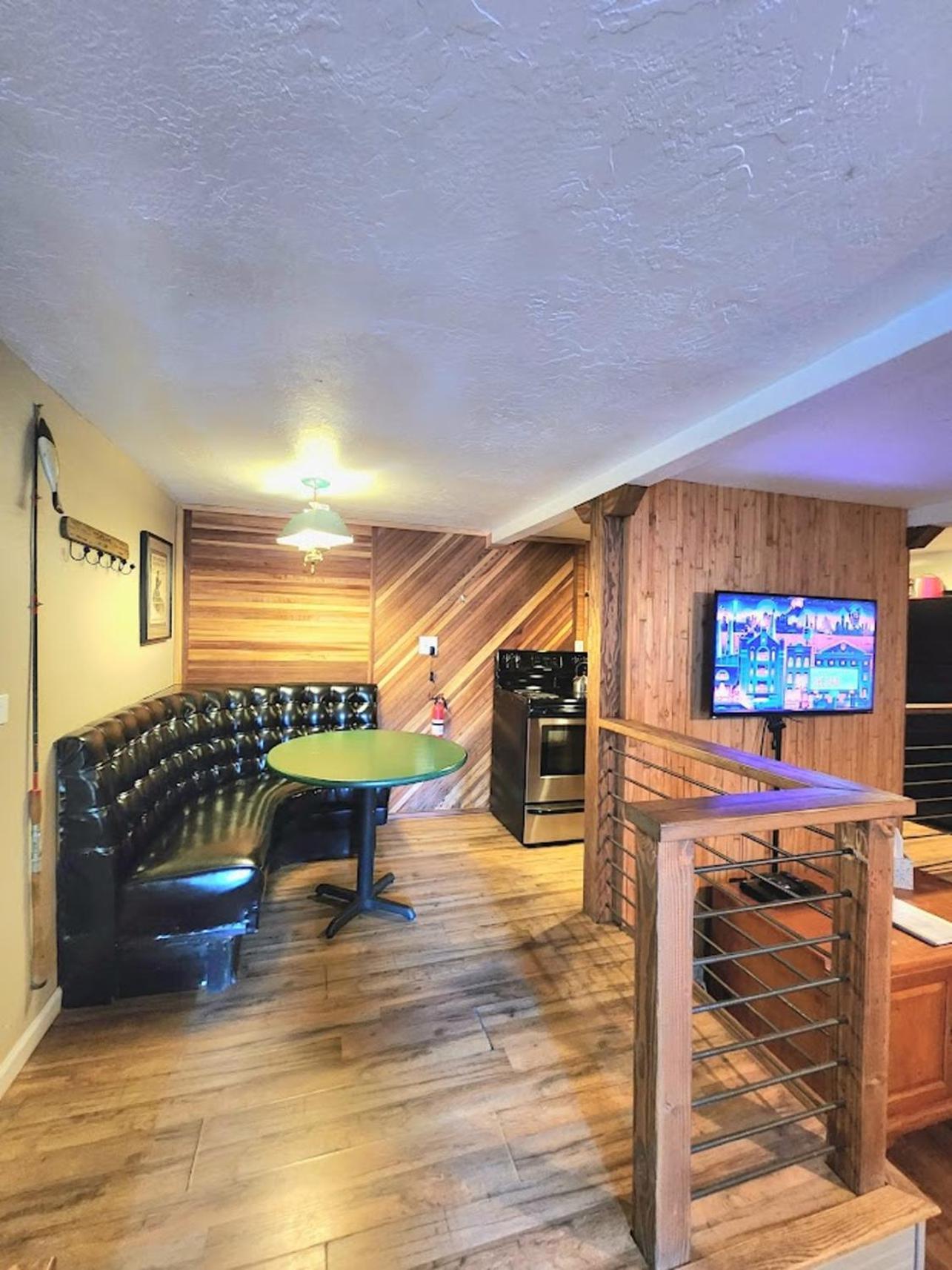 Miners Suite-Centrally Located In Shaver Lake シェイバー・レイク エクステリア 写真