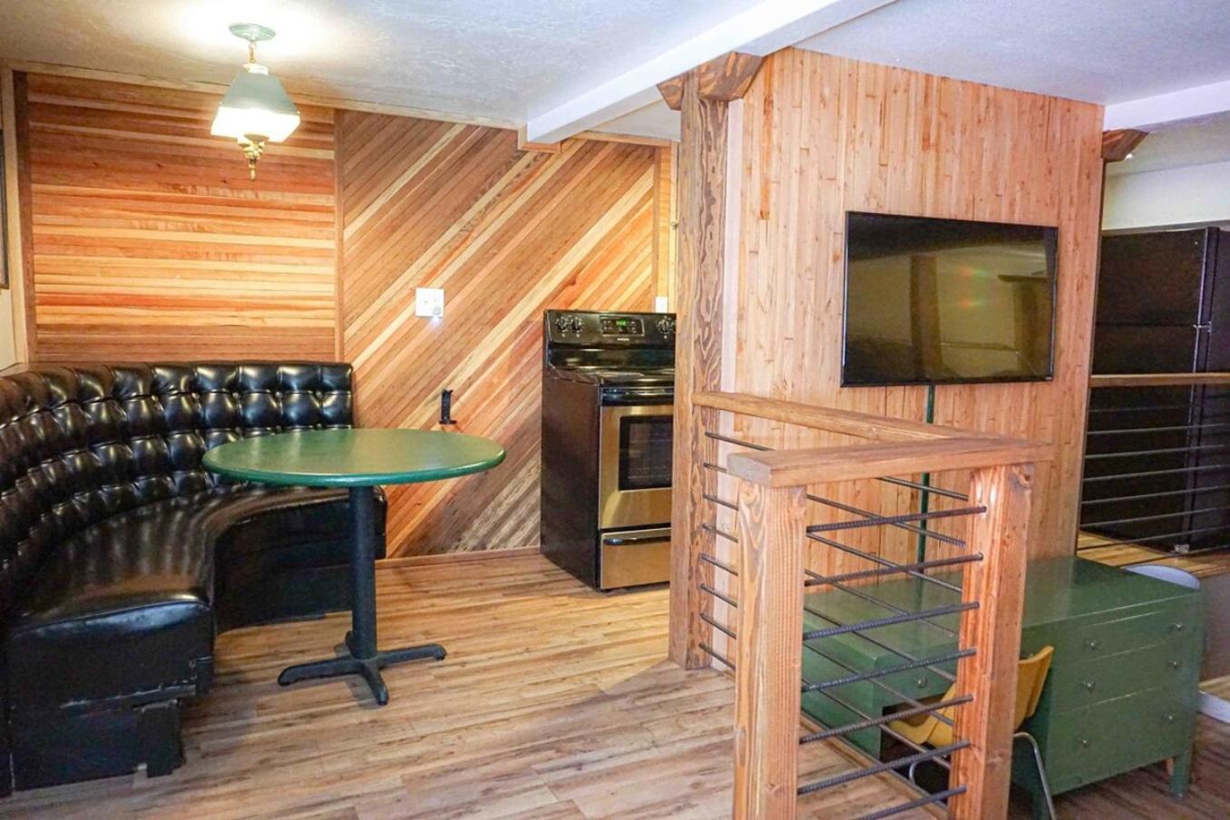 Miners Suite-Centrally Located In Shaver Lake シェイバー・レイク エクステリア 写真