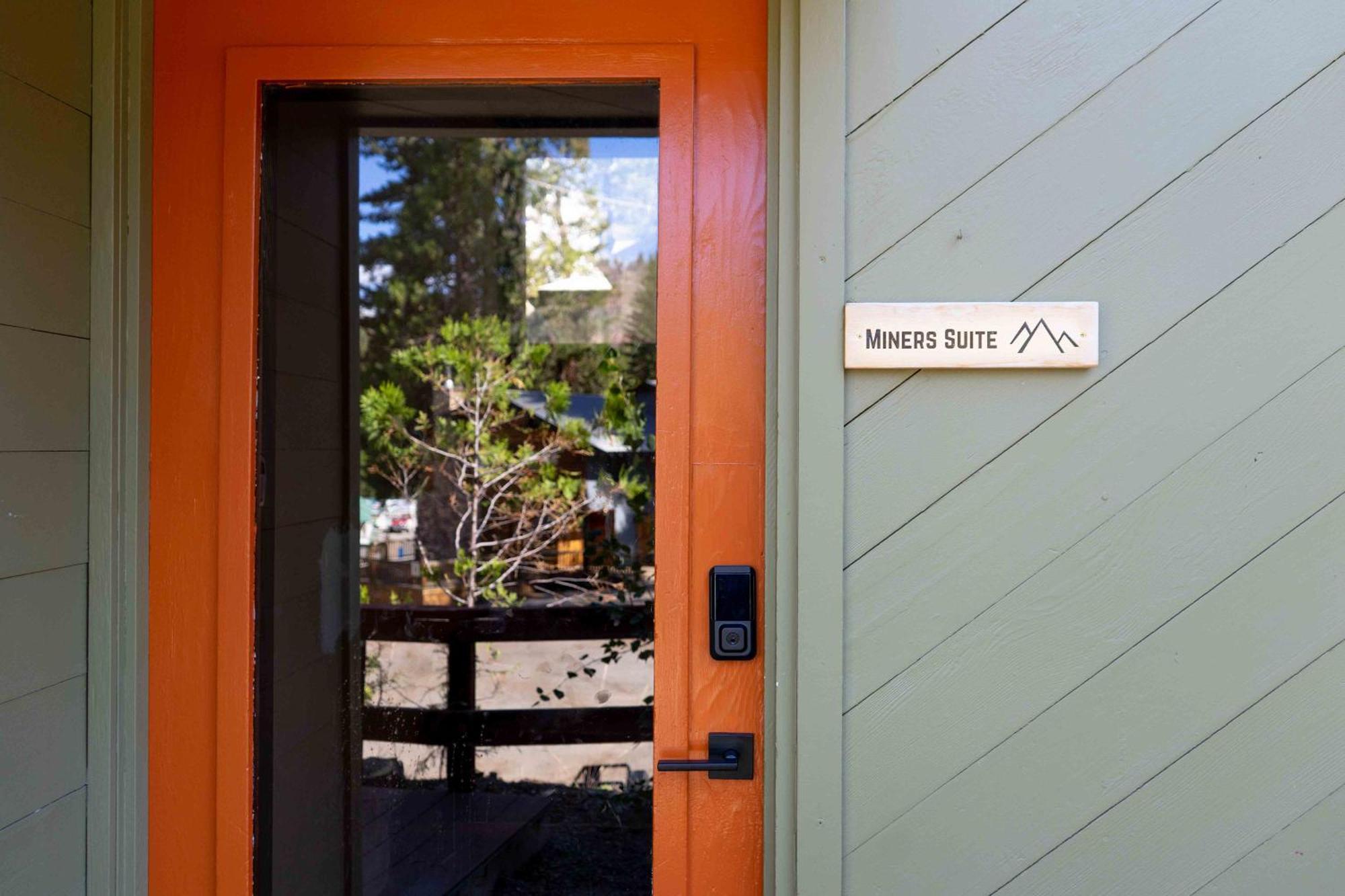 Miners Suite-Centrally Located In Shaver Lake シェイバー・レイク エクステリア 写真