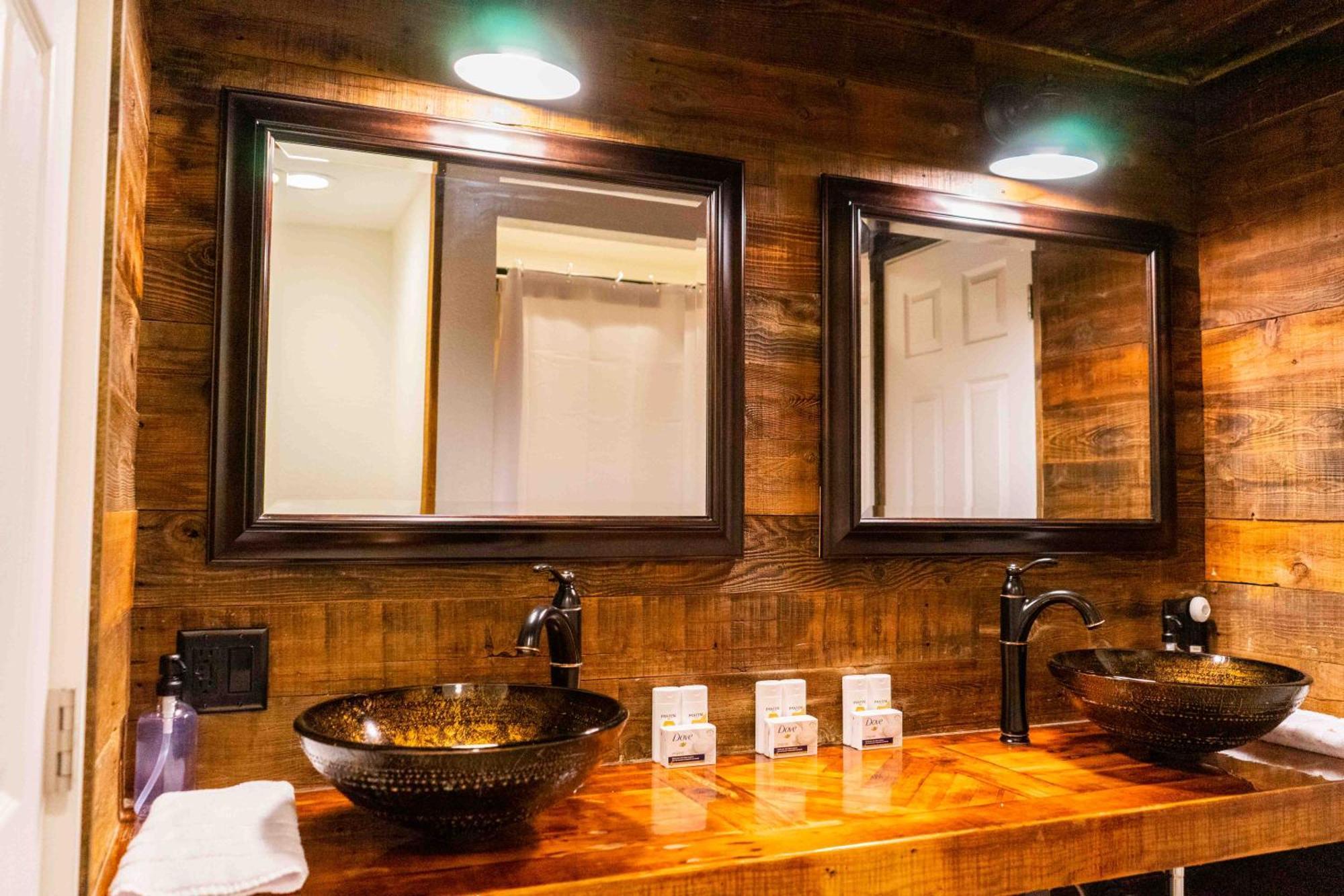 Miners Suite-Centrally Located In Shaver Lake シェイバー・レイク エクステリア 写真